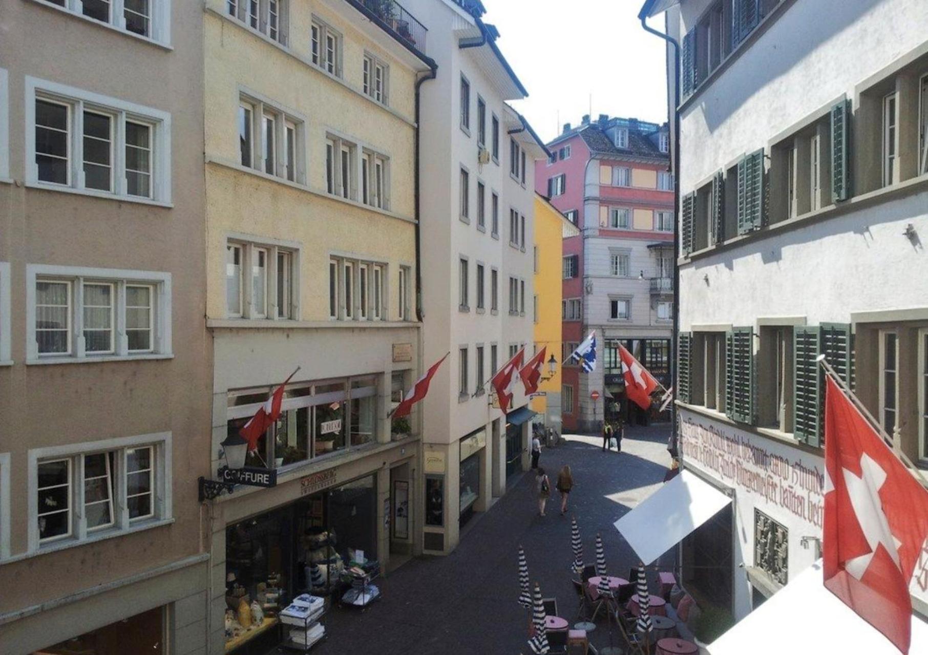 Pedestrian Area Close To Bahnhofstrasse Zurigo Esterno foto